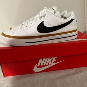 NIKE court legacy sneakers, I no longer have the box these came in, EUC.